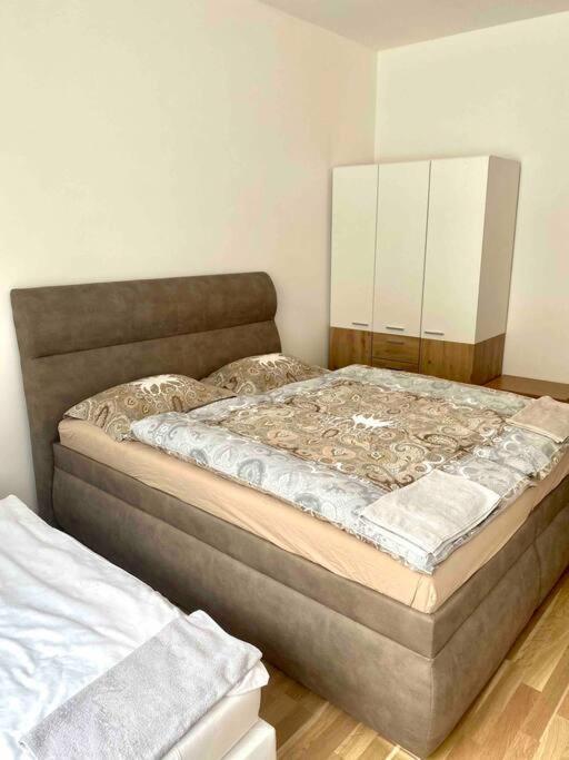 Spacious 2Br Apartment 6Min From Prague Castle! Экстерьер фото